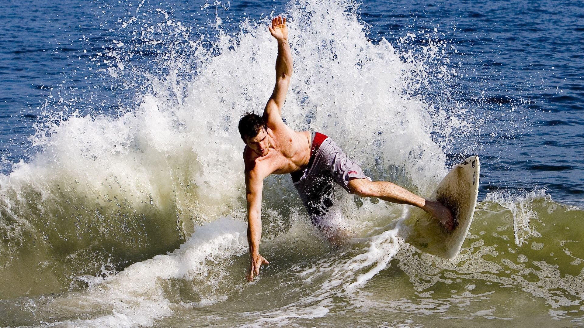 图穆亚的爆发力与突破能力，带领袋鼠队走向橄榄球顶峰，图阿vs穆勒